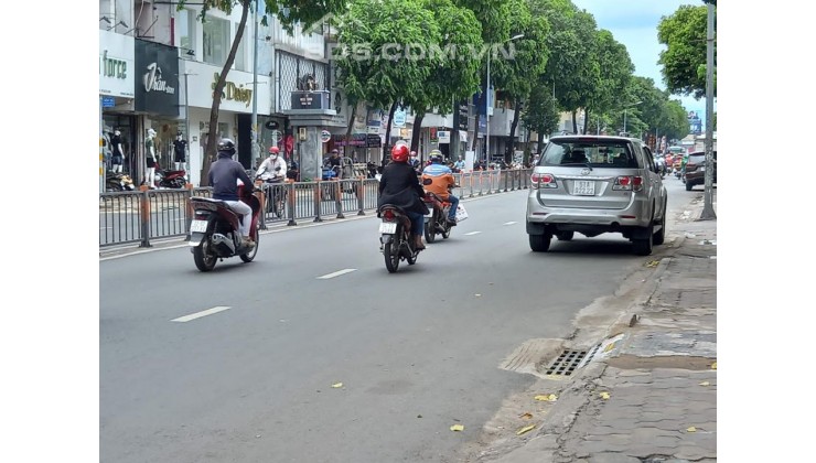 Bán nhà MT Quang Trung phường 10 QUẬN G.Vấp, 3 tầng, Đường 14m, giá giảm còn 10.x tỷ